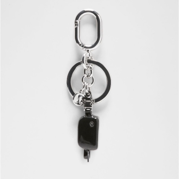 lululemon athletica Accessories - 🆕🖤 Lululemon Everywhere Belt Bag Charm Keychain Black